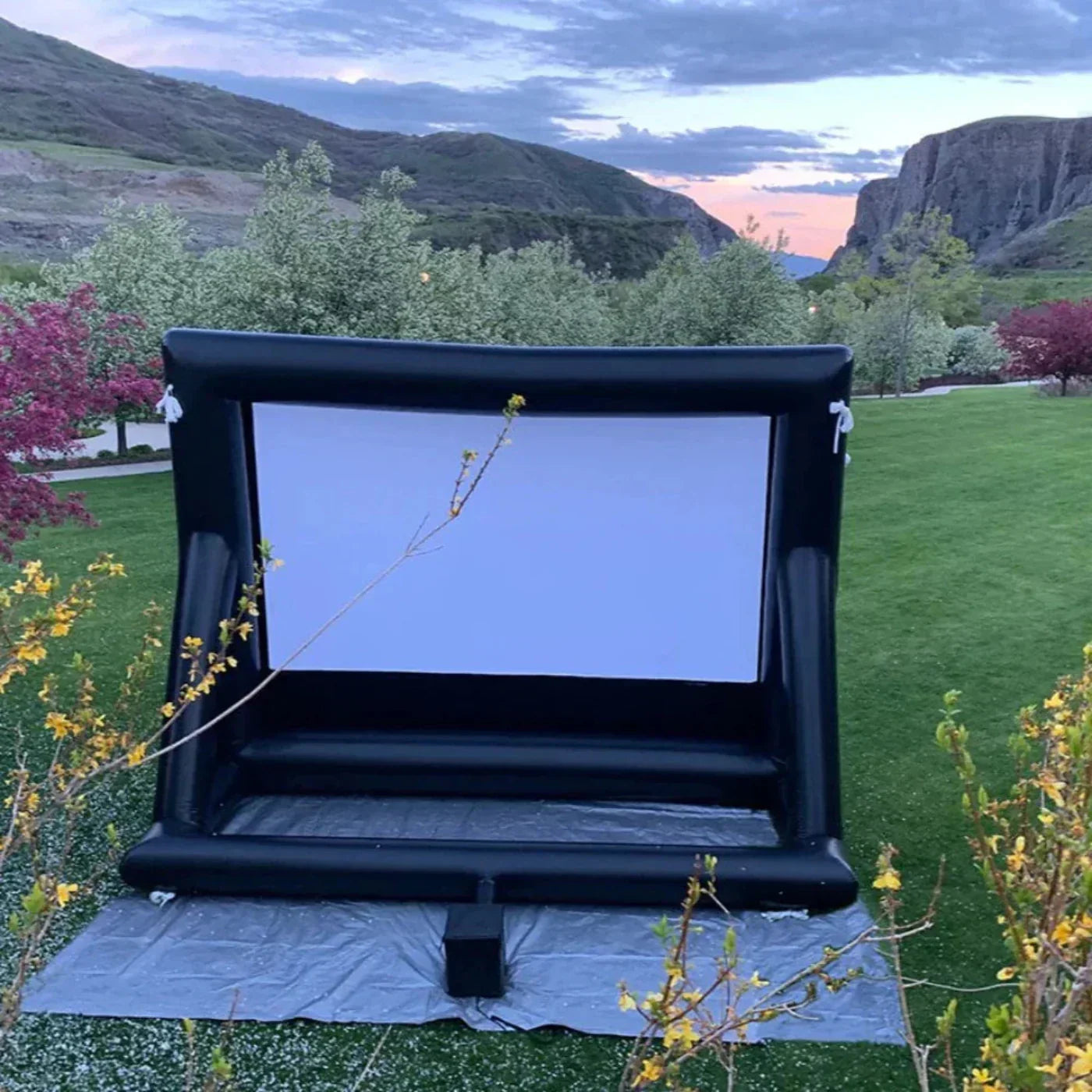 Open Air Cinema Event Pro Outdoor Movie Screen Kit - P-12
