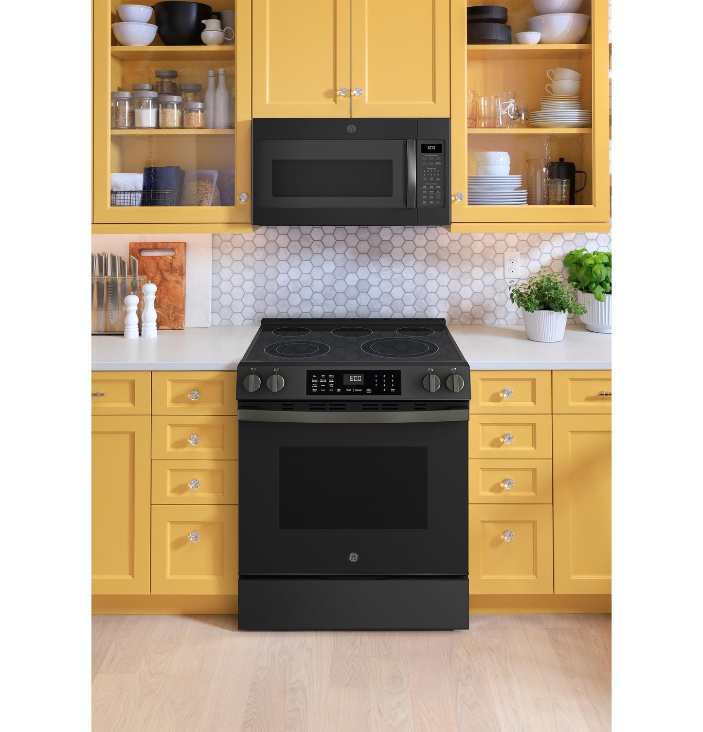 GE APPLIANCES GRS600AVDS GE(R) 30" Slide-In Electric Convection Range with No Preheat Air Fry and EasyWash(TM) Oven Tray - GRS600AVDS-KT