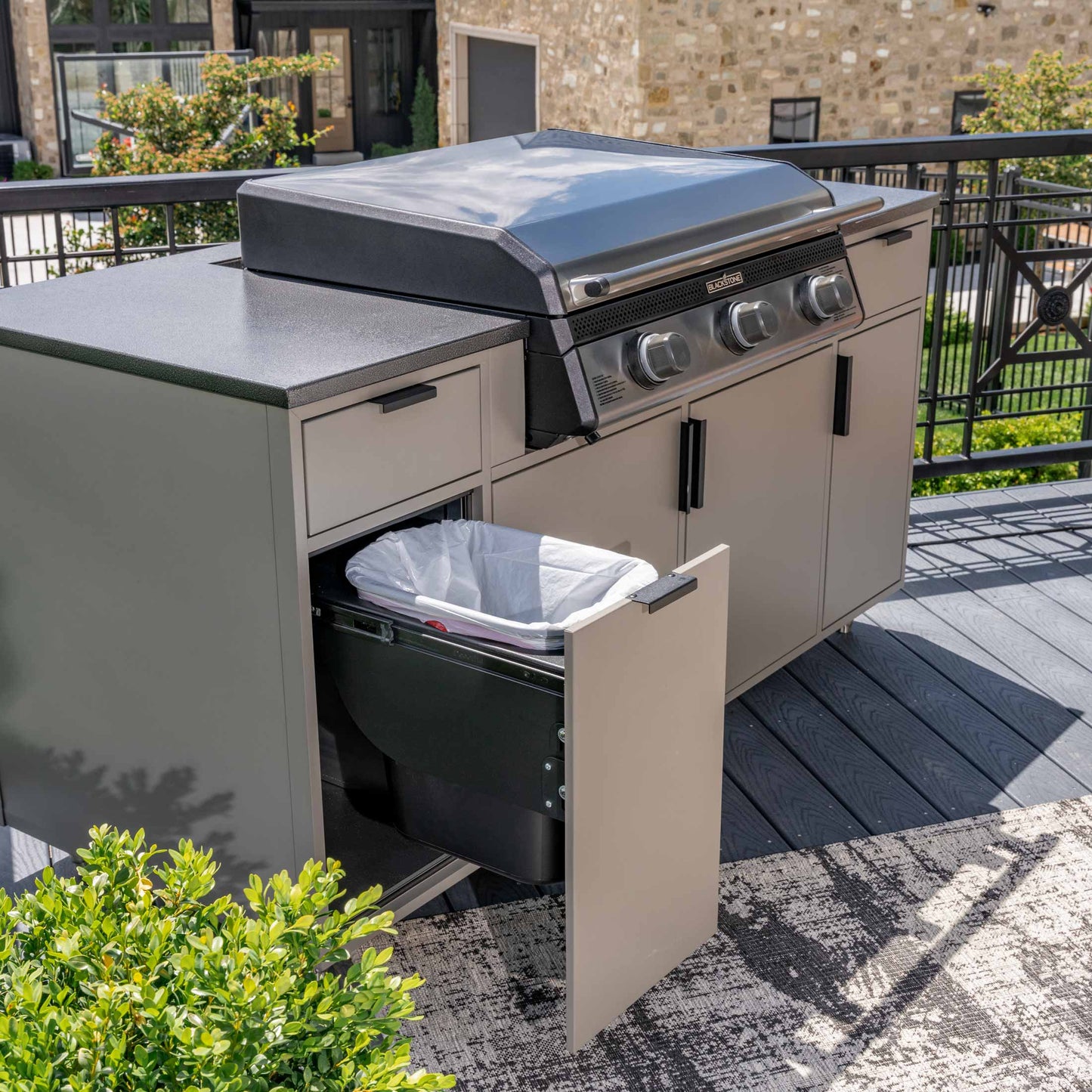 Blackstone Griddle Island Challenger Cabinet - 6020