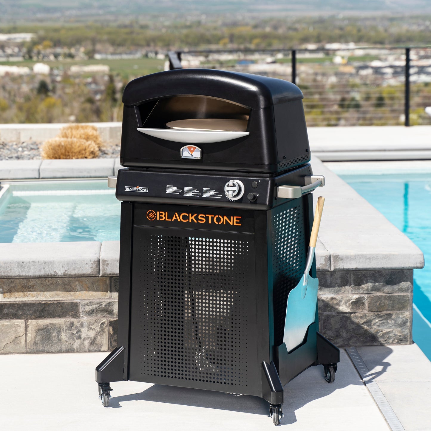 Blackstone Pizza Oven w/Cart & Cover - 6825