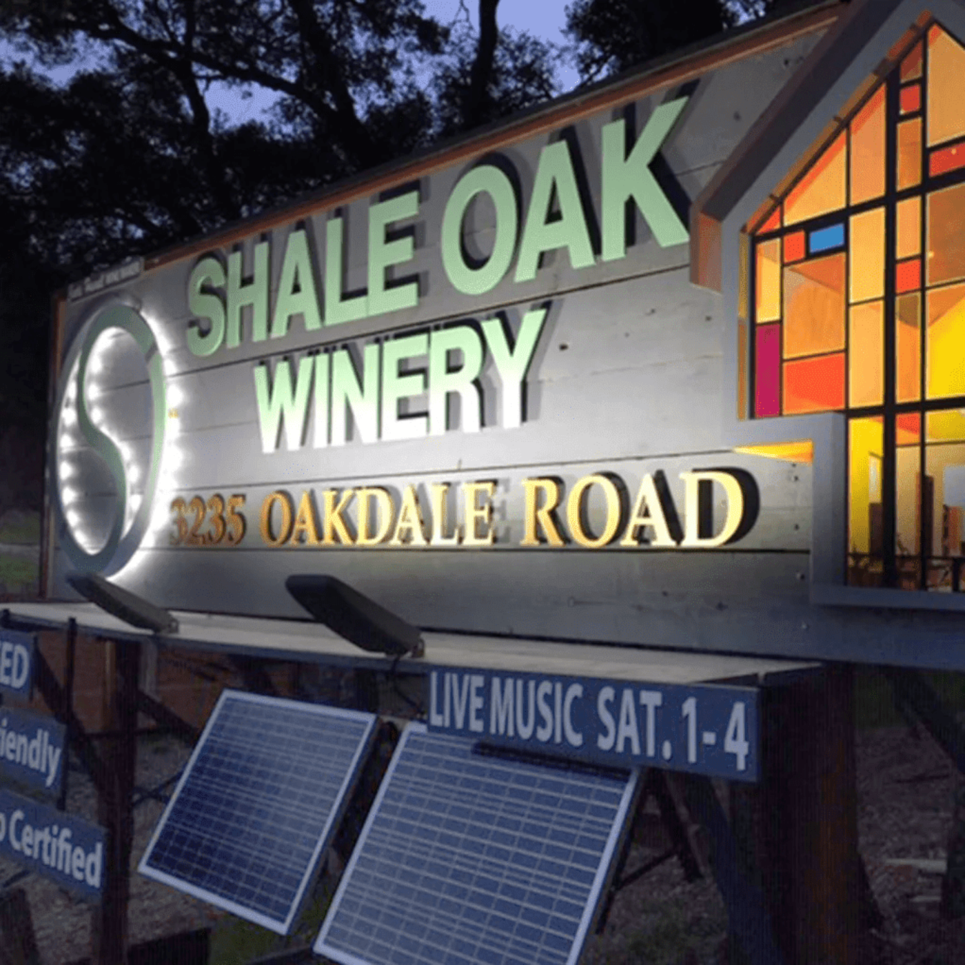 AVS Energy Solar Billboard Light 30 Watt 4200 Lumens 5000K Yoke/Pole Mount IP67 - AVS-SFL30W-Yoke