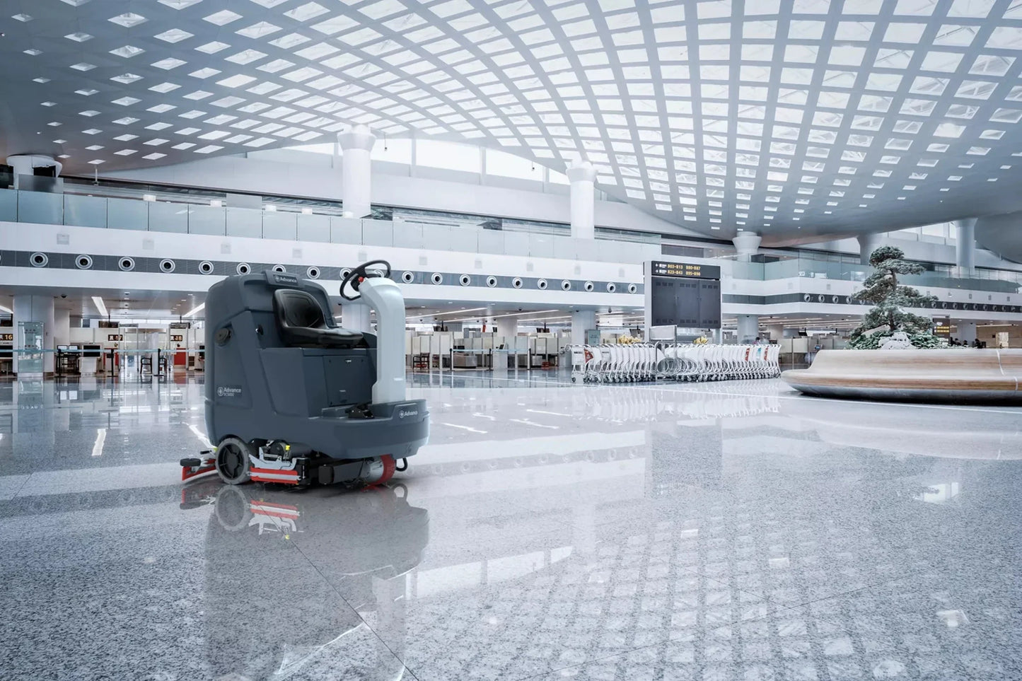 Advance SC5000 Ride-On Floor Scrubber, 34", 37 Gallon – 56117014