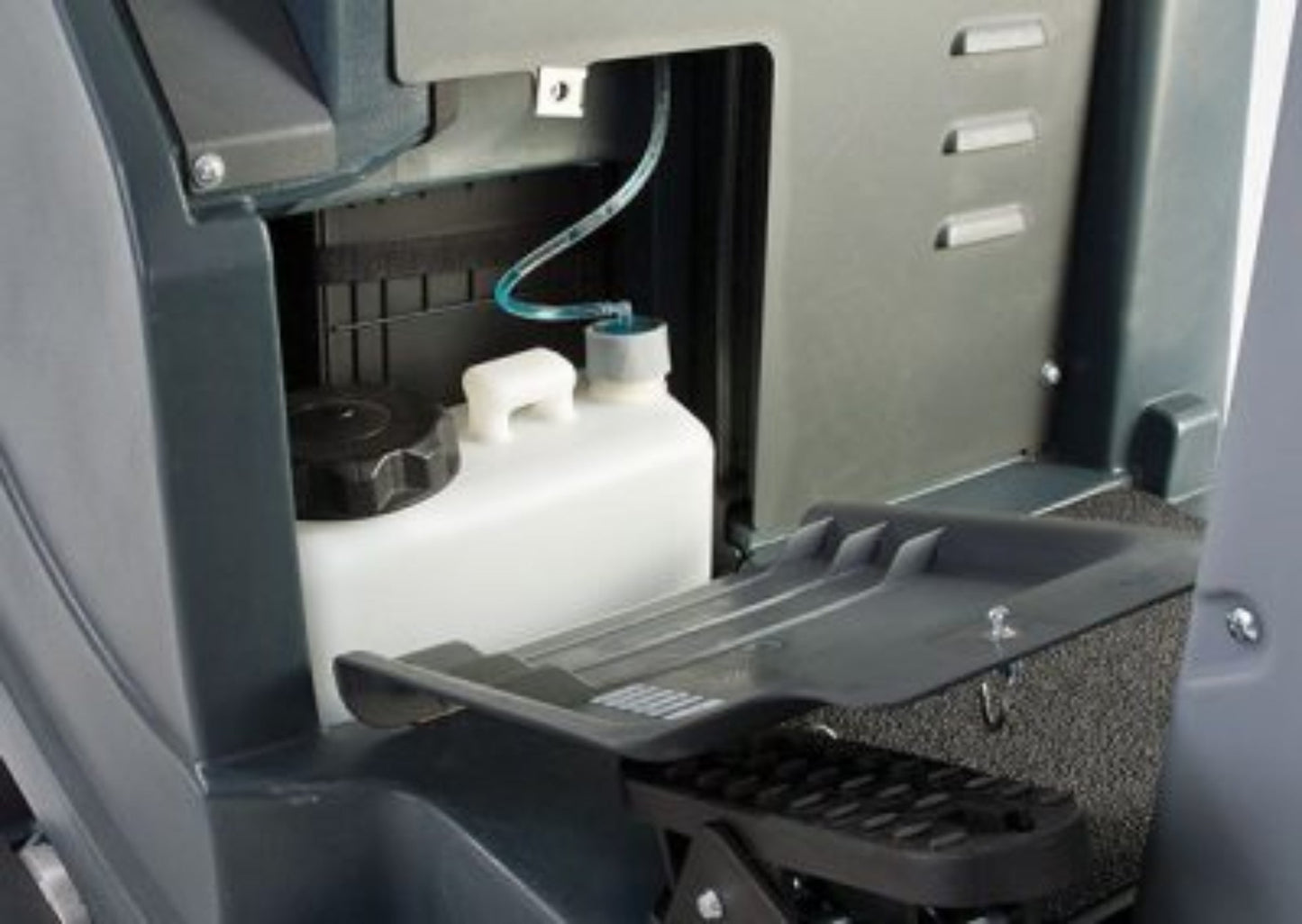 Advance ES4000, Carpet Extractor, 28 Gallon, 28", Battery, Ride On - 56344201