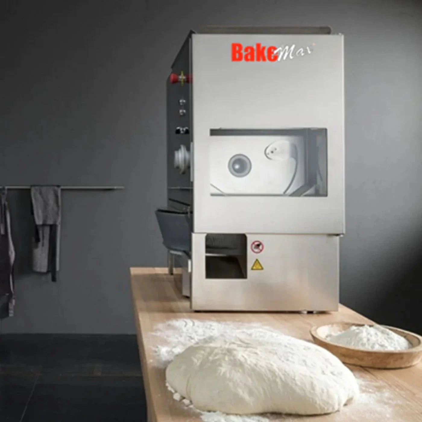 BakeMax 34" Automatic Dough Divider/Rounder, 44 Liter Dough Hopper, 115/60/1 - BMDD003