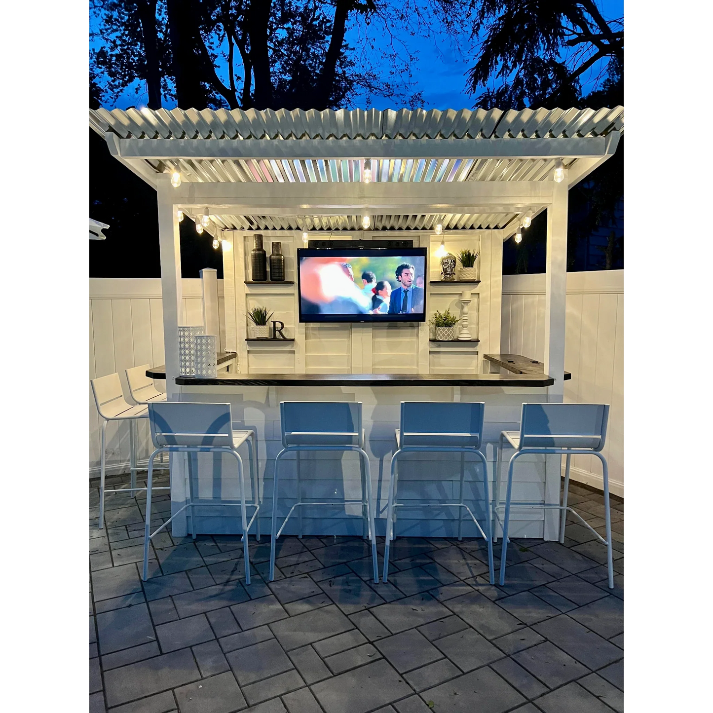Taverns To Go 8' x 5' Backyard Bar