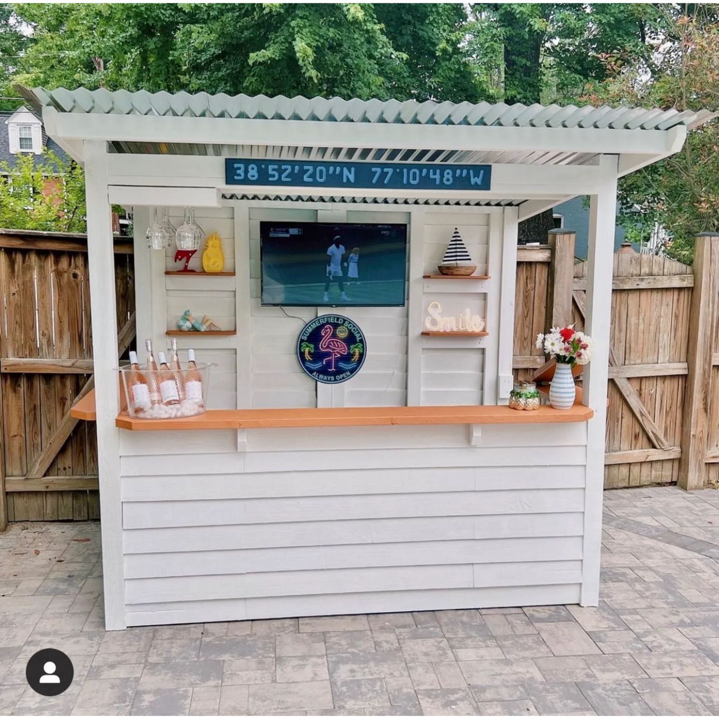 Taverns To Go 8' x 5' Backyard Bar