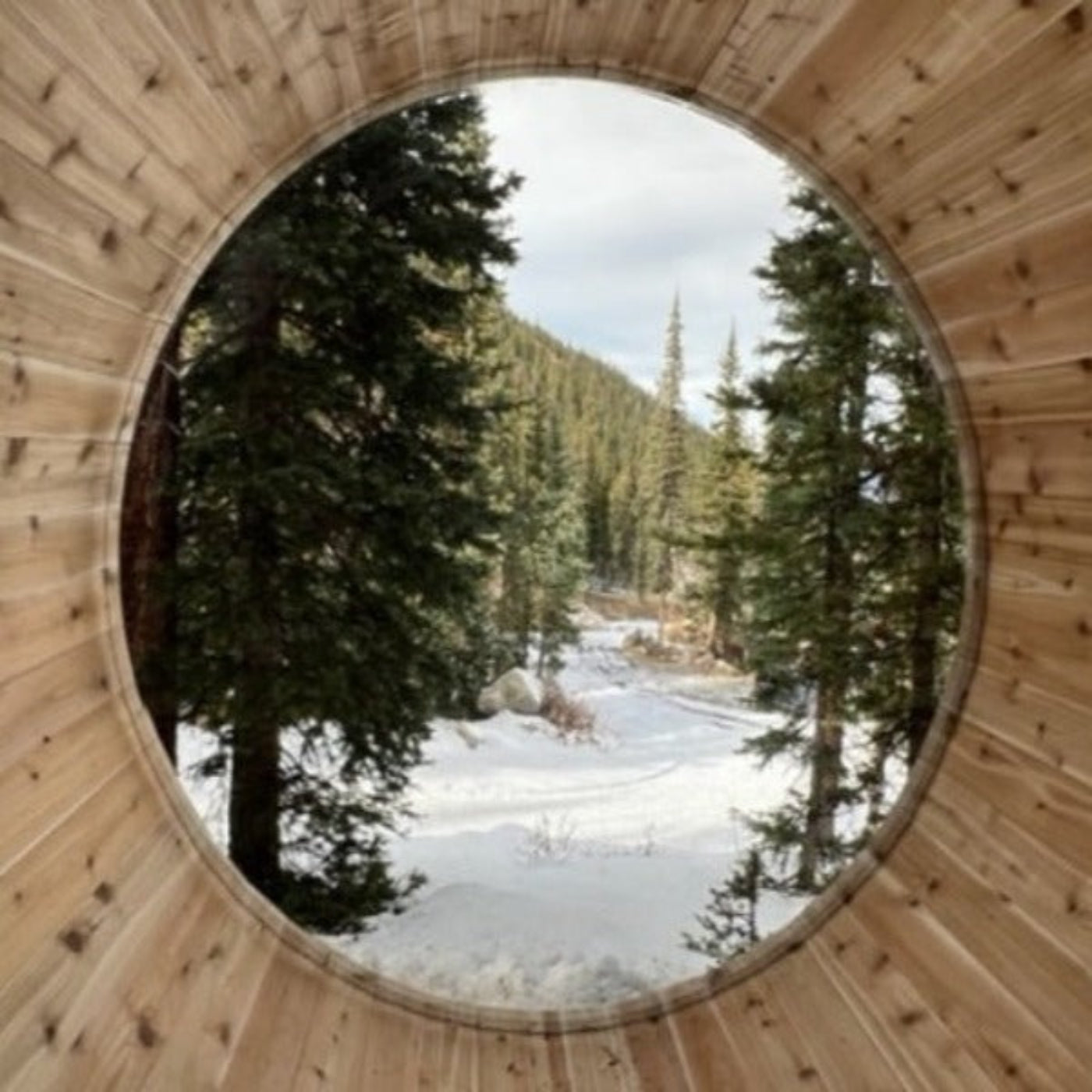 Dundalk LeisureCraft Panoramic View Knotty Cedar Barrel Sauna - DLKNOTYYCBS