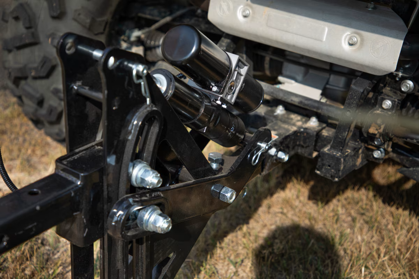 MotoAlliance Hydraulic One-Point Lift System for ATV/UTV/Lawn Tractor New - IP4436_BK_HYPRO