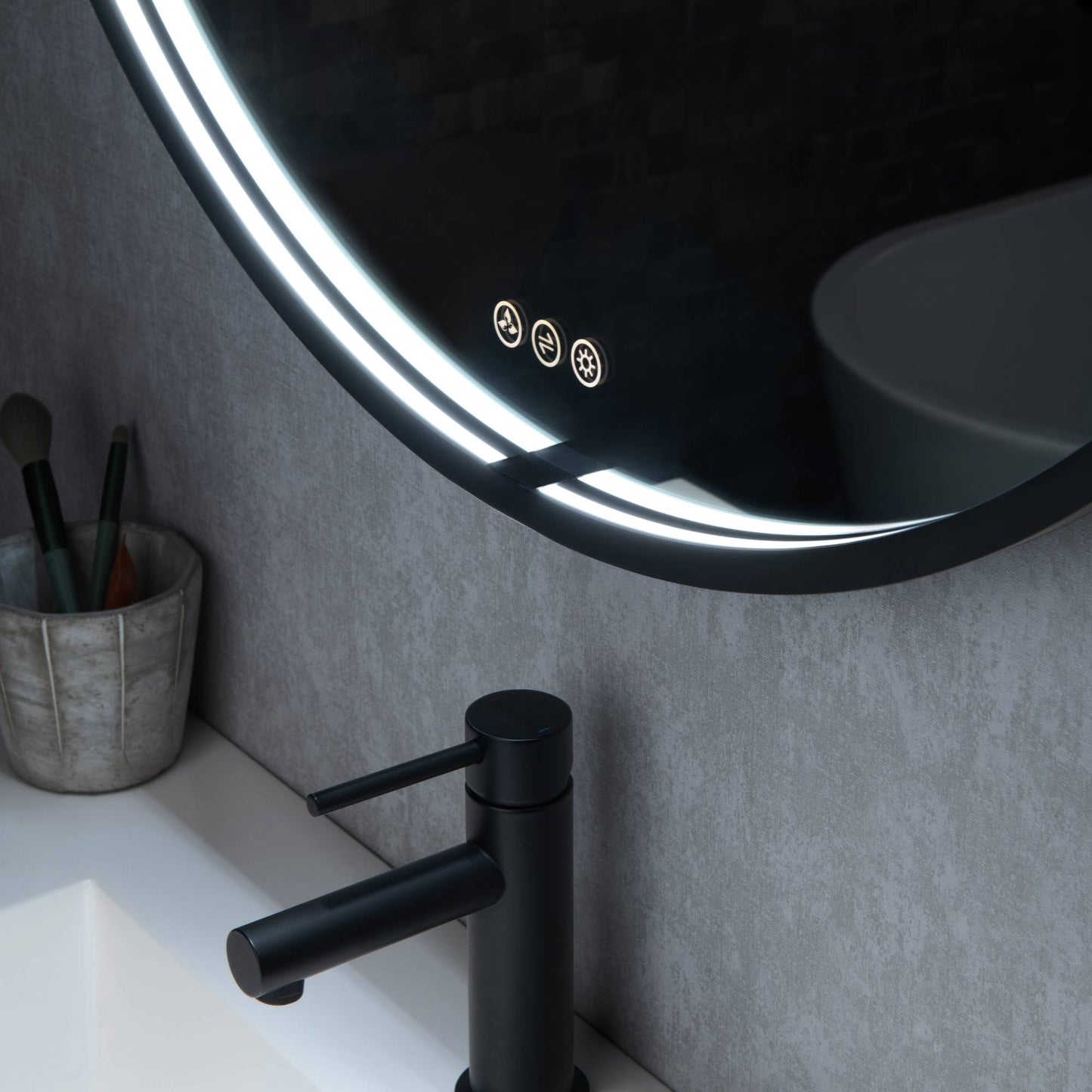 Blossom Oskar 32 Inch Round LED Mirror - LED M7 R32 MB