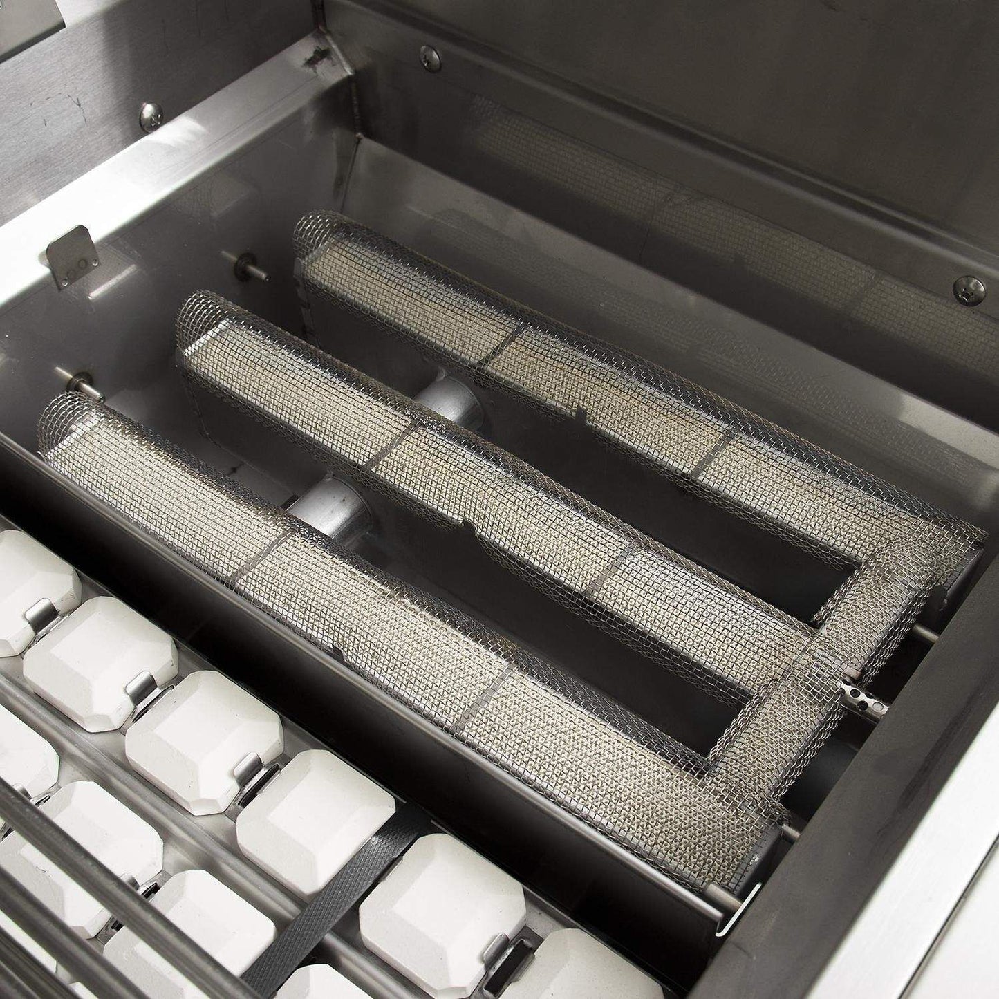 Lynx 30-Inch Built-In Professional Gas Grill with 1 Ceramic & 1 Trident Infrared Burner - L30TR-LP/NG