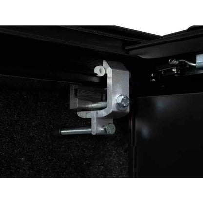 RetraxPRO XR GMC And Chevy 1500 Manual Retractable Tonneau Cover - RTX-T-80481