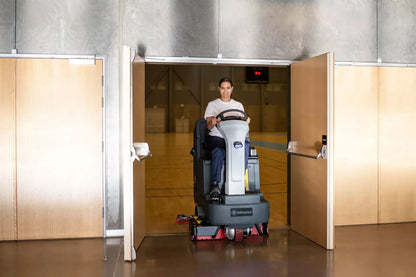 Advance SC4000 Ride-On Floor Scrubber, 28"/34", 33 Gal – 56120023