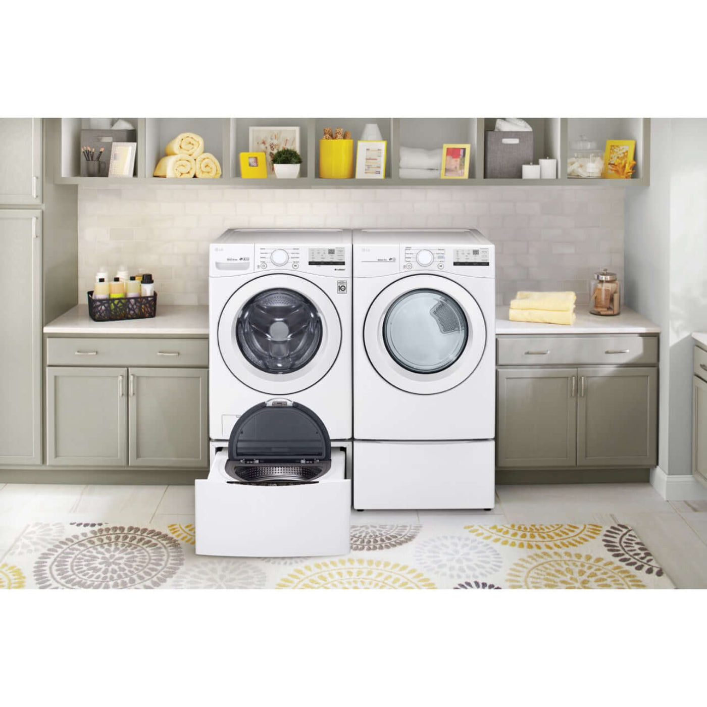 LG 27 In. 7.4-Cu. Ft. Ultra-Large Capacity Gas Dryer in White (DLG3401W)