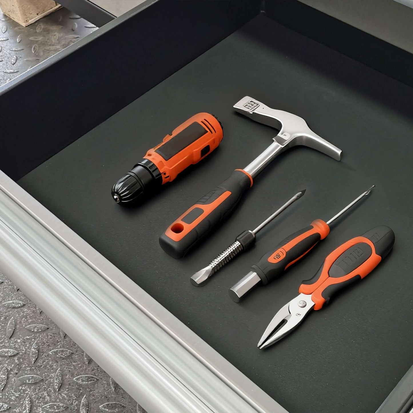 Chery Industrial Heavy Duty Garage Workbench Cabinet with 20 Drawers - WW000208