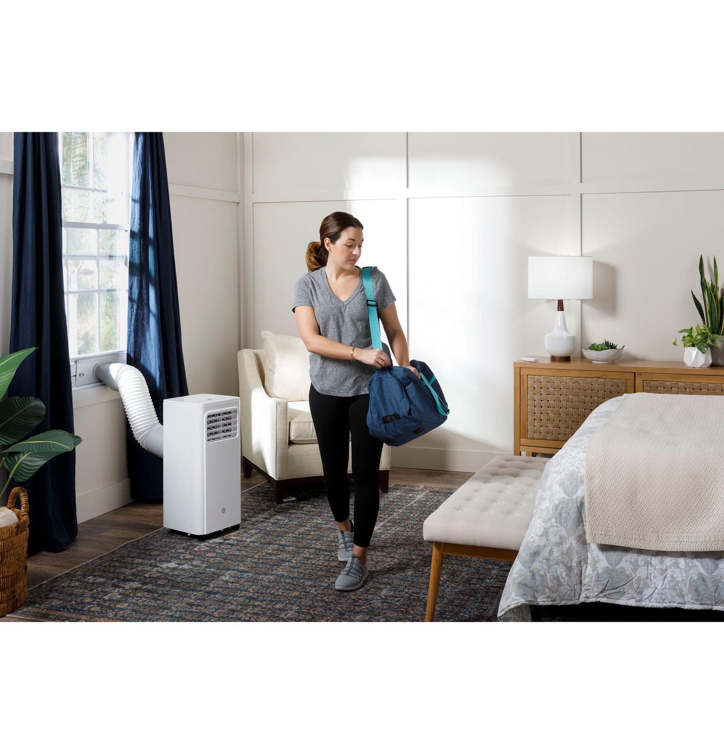 GE APPLIANCES APFD06JASW GE(R) 6,100 BTU Portable Air Conditioner with Dehumidifier and Remote, White - APFD06JASW-KT