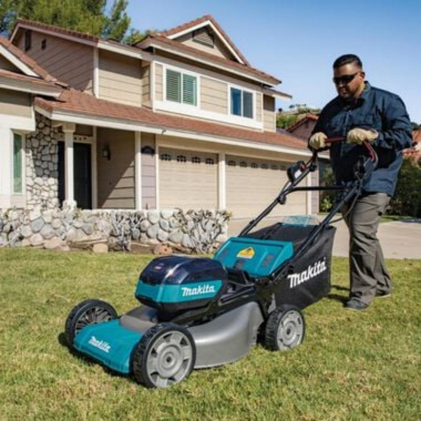 Makita 40V Max XGT Brushless 21 In. Self‑Propelled Commercial Lawn Mower Kit -  GML01PL