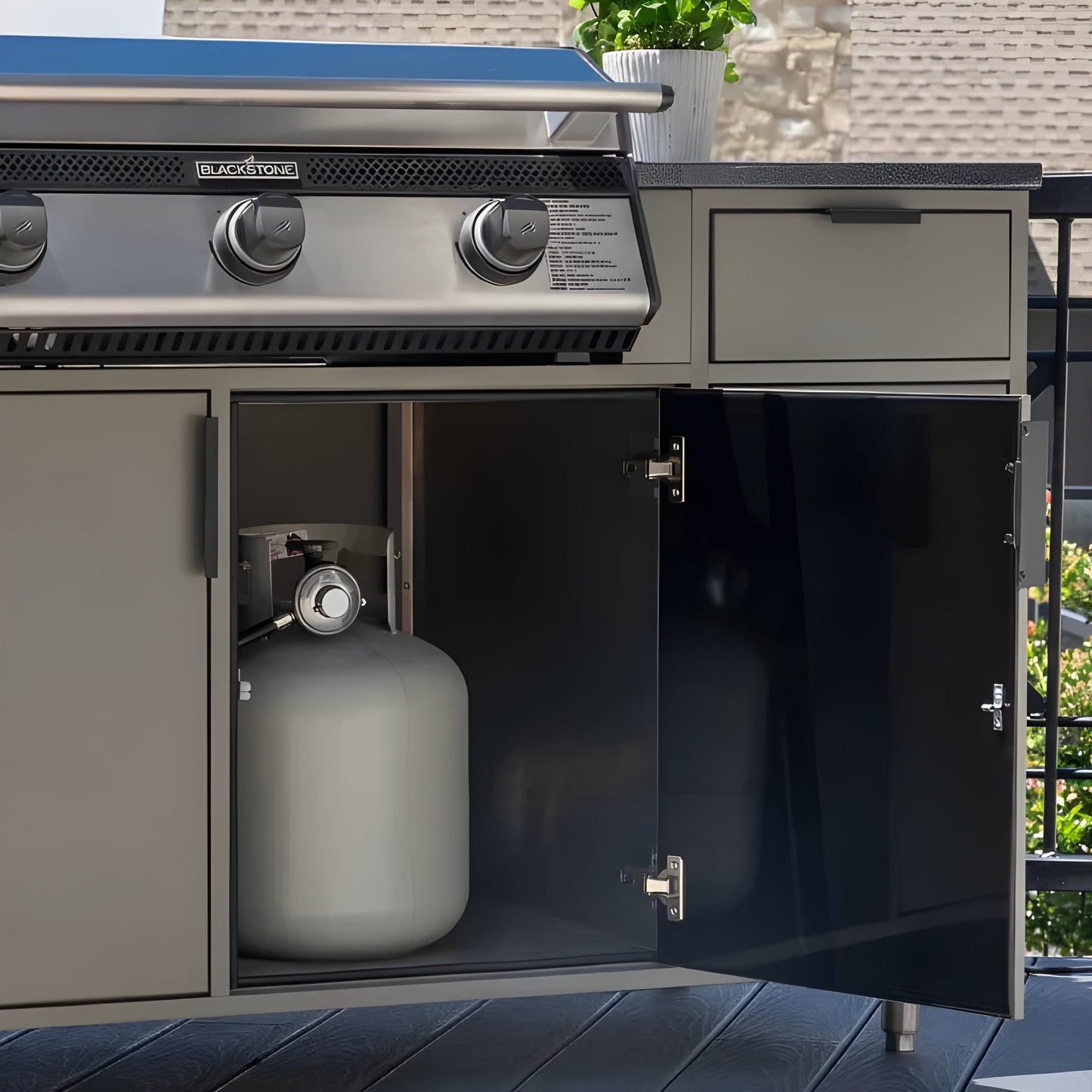 Blackstone Griddle Island w/28" XL Premium Built in Griddle - KY23002